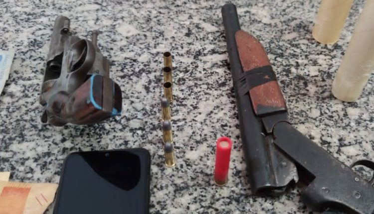 POLICIAIS MILITARES 15º BPM APREENDEM ARMAS E DROGAS EM BACABAL