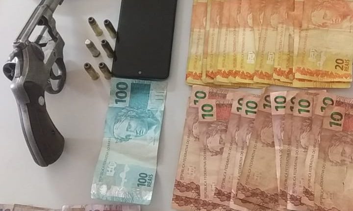 SUSPEITOS DE ASSALTO SÃO PRESOS POR POLICIAIS DO 19º BPM