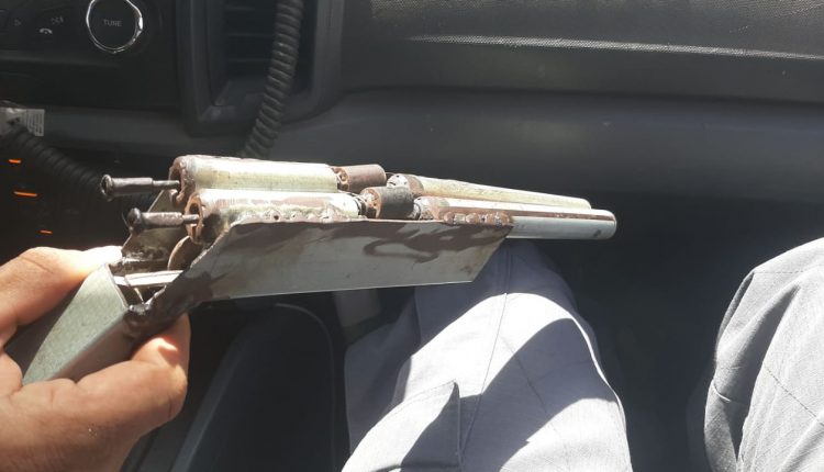 HOMENS SÃO PRESOS COM ARMA DE FOGO NA CIDADE DE SERRANO