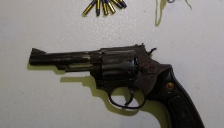 ARMA DE FOGO É APREENDIDA NA CIDADE DE RIACHÃO