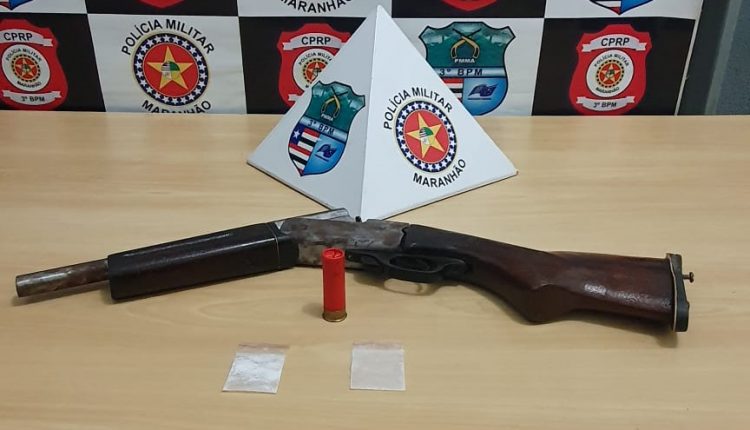 POLICIAIS MILITARES DO 3º BPM PRENDEM SUSPEITOS COM ARMAS E DROGAS