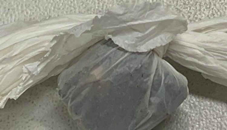 POLICIAIS MILITARES DO 36º BPM PRENDEM SUSPEITO COM DROGAS EM ARARI