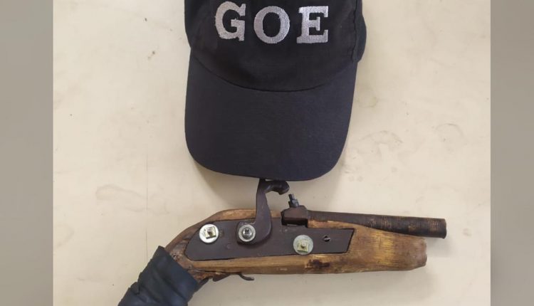Polícia Militar apreende arma de fogo em Caxias
