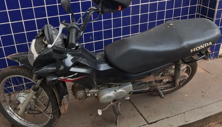 FORÇA TÁTICA DA POLICIA MILITAR APREENDE MOTO ROUBADA
