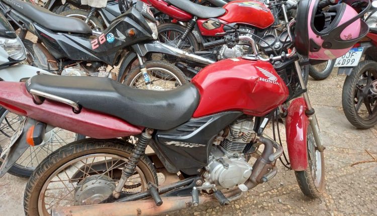 POLÍCIA MILITAR REALIZA OPERAÇÃO BAIRRO SEGURO E RECUPERA MOTOCICLETA ROUBADA EM CAXIAS-MA
