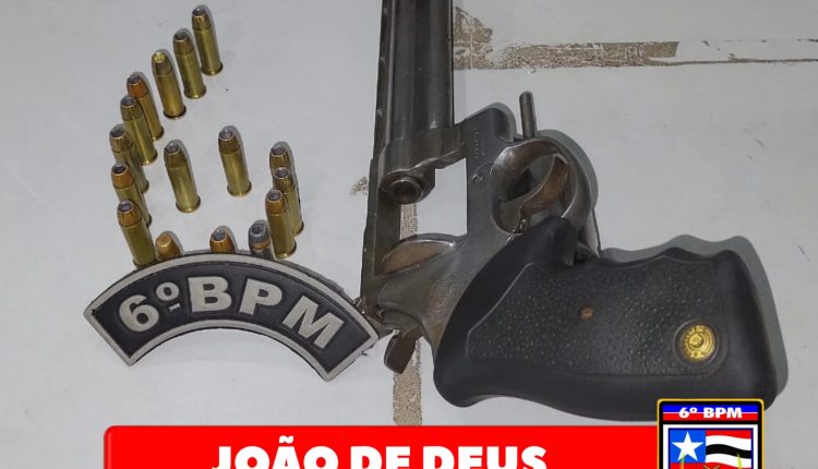 POLICIAIS MILITARES APREENDEM ARMA E MUNIÇÕES NO BAIRRO DO JOÃO DE DEUS