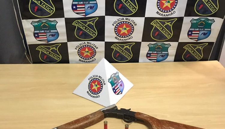 Policiais militares conduzem indivíduo por fazer ameaças com arma de fogo em Imperatriz