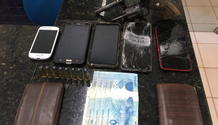 Policiais Militares do 36º BPM aprendem duas armas de fogo