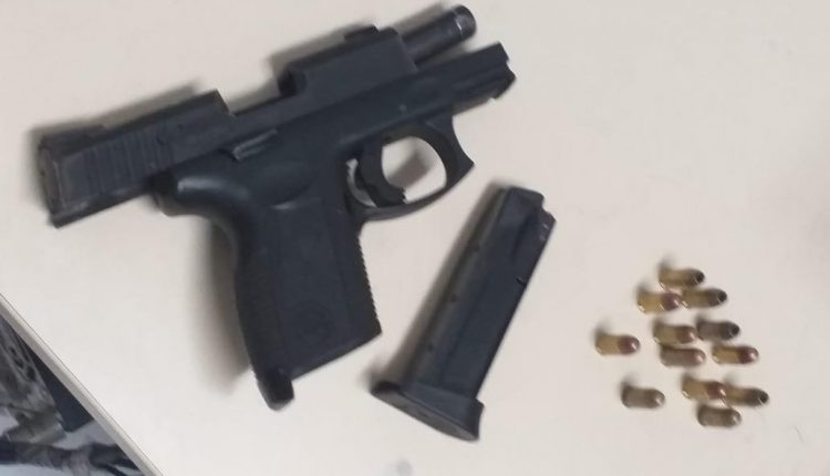 Polícia Militar apreende duas armas de fogo em Caxias