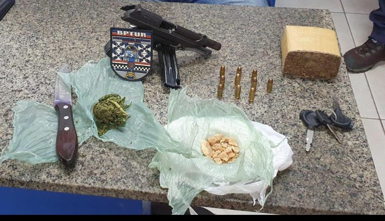 Polícia Militar prende homem por tráfico de drogas e porte ilegal de arma de fogo em Barreirinhas