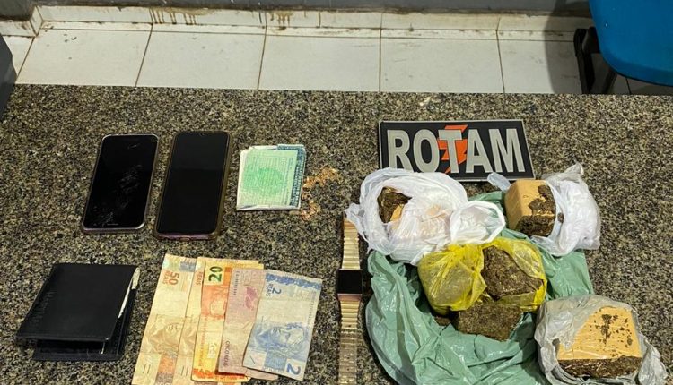 CASAL É PRESO COM DROGAS NA VILA NATAL COROADINHO