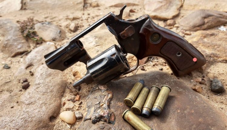 Polícia Militar recupera motocicleta furtada e apreende arma de fogo e entorpecentes em Caxias – MA