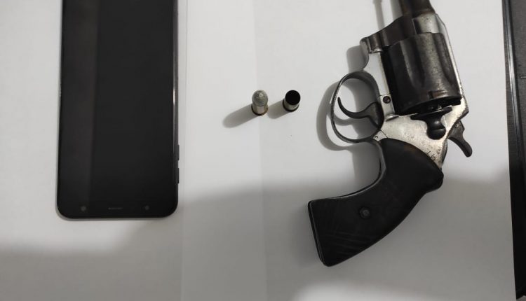 PMMA prende homem e apreende arma de fogo em Porto Franco