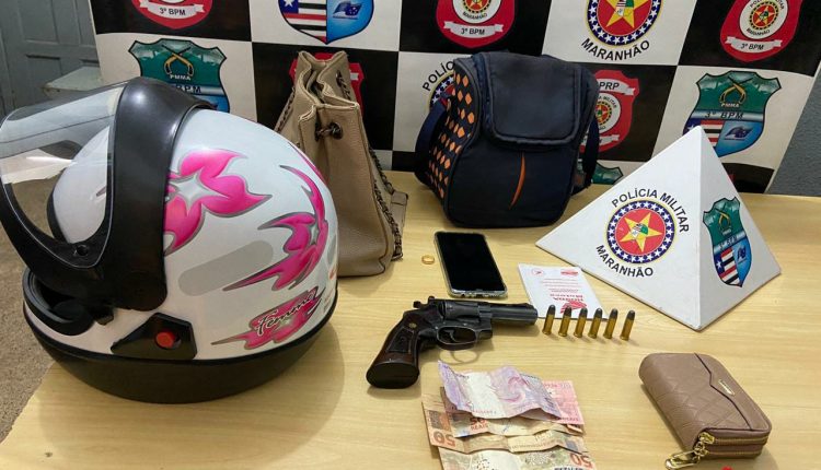 POLICIAIS MILITARES DO 3º BPM PRENDEM HOMEM  COM ARMA DE FOGO