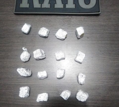 Ações do 27º BPM recuperam veículo roubado e apreendem drogas na sua área de atuação   