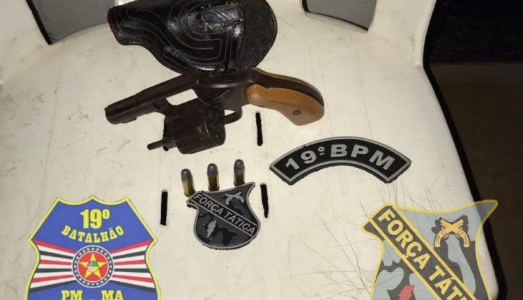 Polícia Militar prende homem por porte ilegal de arma de fogo em Pedreiras