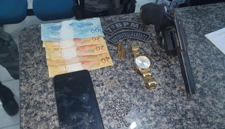 Policiais Militares do 7º BPM apreendem arma de fogo e drogas na sua área de atuação