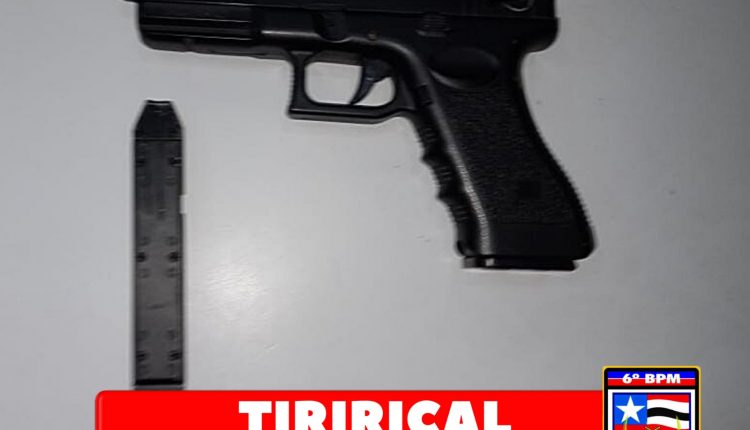 POLICIA MILITAR APREENDE SIMULACRO DE ARMA DE FOGO EM TRANSPORTE PÚBLICO