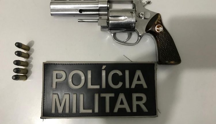 HOMEM É PRESO COM ARMA DE FOGO EM LIMA CAMPOS