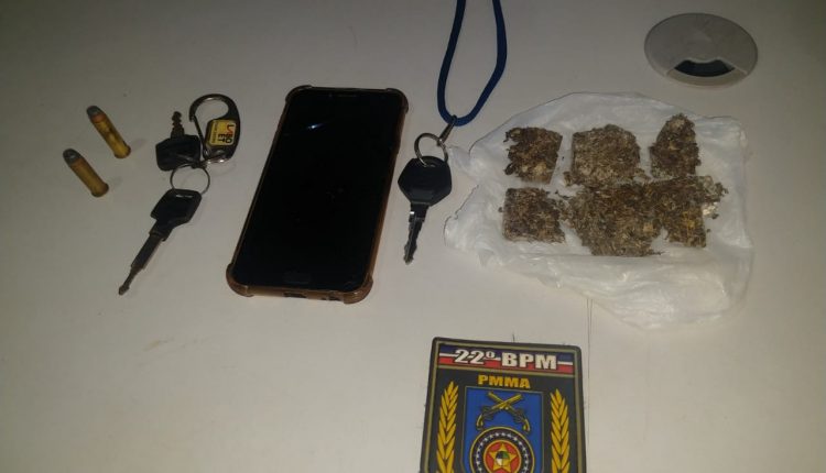 POLICIAIS MILITARES DO 22º BPM PRENDEM SUSPEITOS DE ROUBO A VEÍCULO