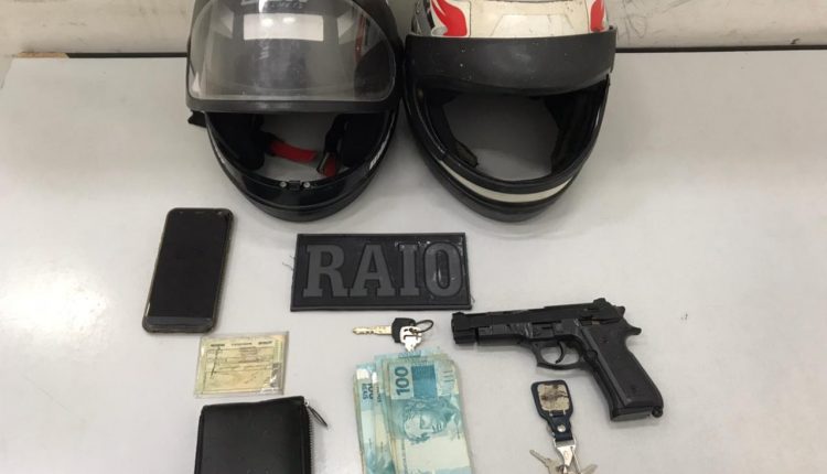 1ª COMPANHIA INDEPENDENTE PRENDE DOIS INDIVÍDUOS COM SIMULACRO DE ARMA DE FOGO