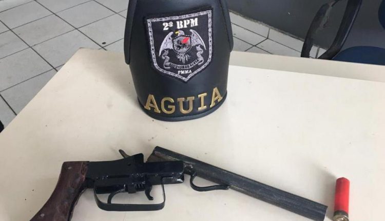 Polícia Militar prende dupla com  arma de fogo durante operação em Caxias