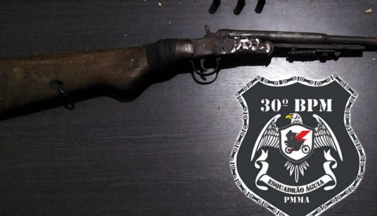 Polícia Militar prende dupla com arma de fogo em Buriticupu