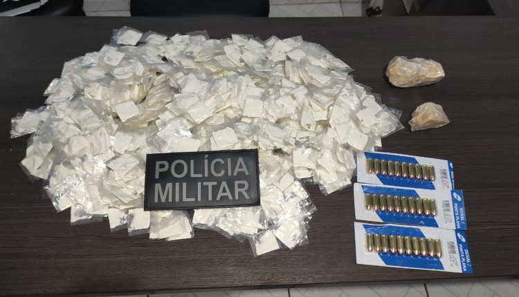 Polícia Militar prende mulher com drogas e munições em Vargem Grande