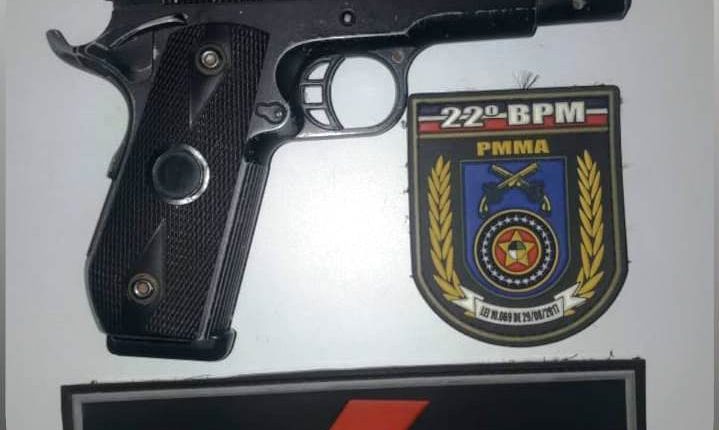 PMMA PRENDE SUSPEITO PORTANDO SIMULACRO DE PISTOLA NO BAIRRO DO MAIOBÃO