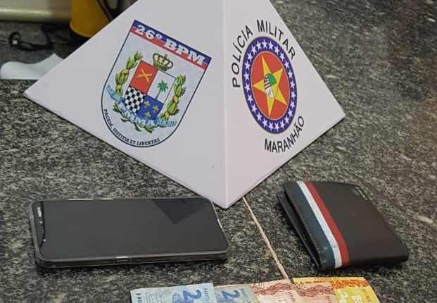 POLÍCIA MILITAR LOCALIZA VAN, RECUPERA CARGA E PRENDE SUSPEITO