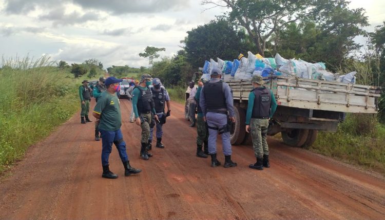 Operação Conjunta da Polícia Militar apreende carregamento de carvão vegetal