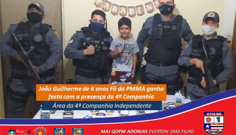 Policias militares fazem surpresa em aniversário de criança que sonha ser policial