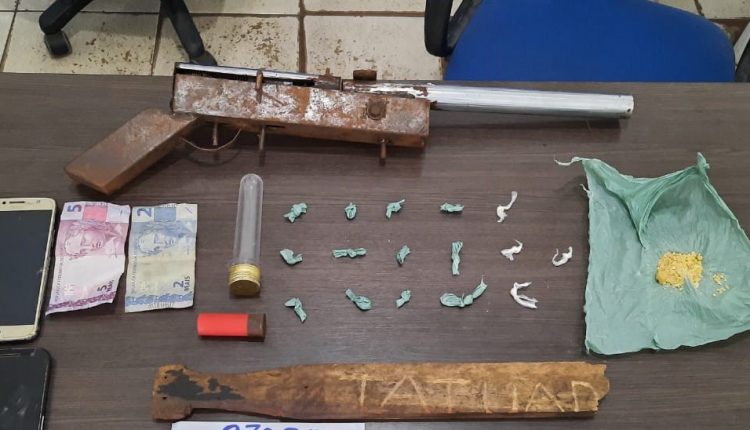 Integrante de facção é preso pela PM com drogas e arma de fogo, em Rosário