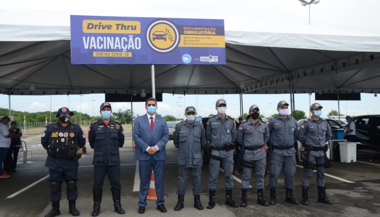 Secretário de Segurança Pública do Maranhão visita driver-thru de vacinação, em São Luís-MA