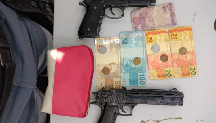 Homem e mulher são presos pela PM após assaltarem coletivo no Monte Castelo