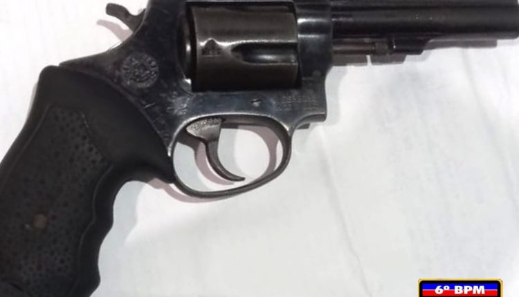 PMMA prende suspeitos, apreende arma de fogo e liberta motorista de aplicativo