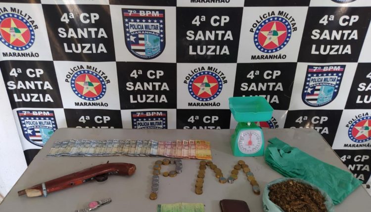 Policiais militares prendem suspeita por tráfico de drogas e porte ilegal de arma de fogo