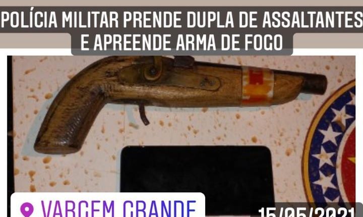 PMs prendem dois homens acusados de praticar assaltos e apreendem arma de fogo em Vargem Grande