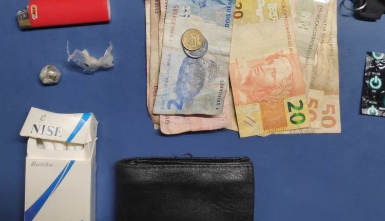 Polícia Militar apreende drogas em Buriti