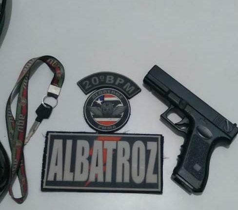 Dois homens sao presos e um simulacro de arma de fogo apreendido pelo 20⁰BPM, no Parque Vitória