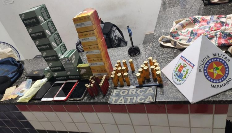Policiais militares prendem mulher transportando 460 munições