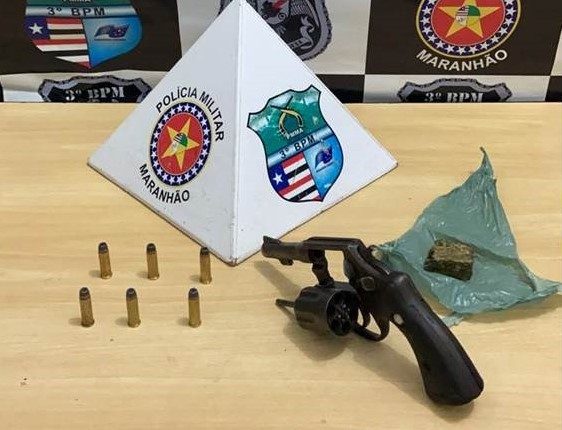 Policiais do 3º BPM apreendem arma de fogo e substância semelhante à maconha em Imperatriz