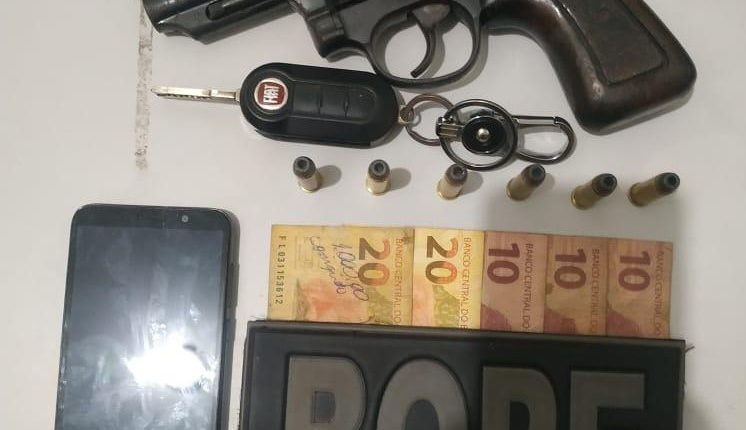 PMMA prende suspeitos, apreende arma de fogo e recupera veículo roubado no COHAFUMA