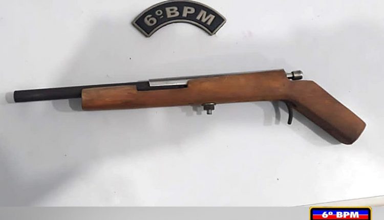 PMMA apreende arma de fogo, recupera motocicleta e conduz suspeitos de assaltos