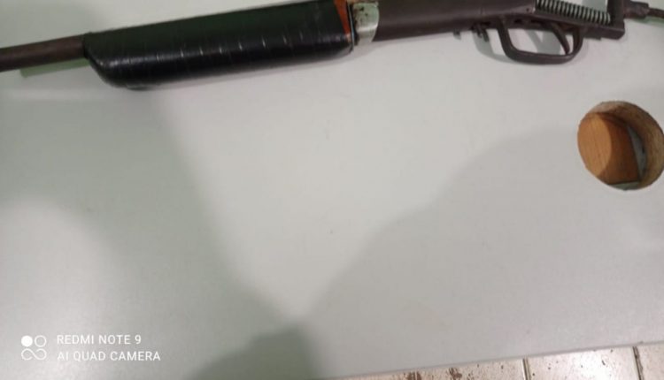 AÇÃO CONJUNTA ENTRE POLÍCIA MILITAR E POLÍCIA CIVIL APREENDE ARMA DE FOGO E PRENDE SUSPEITOS DE FURTO NA CIDADE DE COLINAS