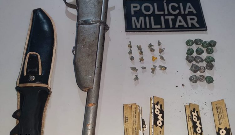 Polícia Militar realiza prisão de suspeitos por porte ilegal de arma de fogo e tráfico de entorpecentes em Duque Bacelar