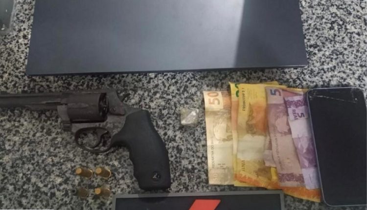 Polícia Militar prende dupla com arma de fogo no bairro Cohab Anil em São Luís