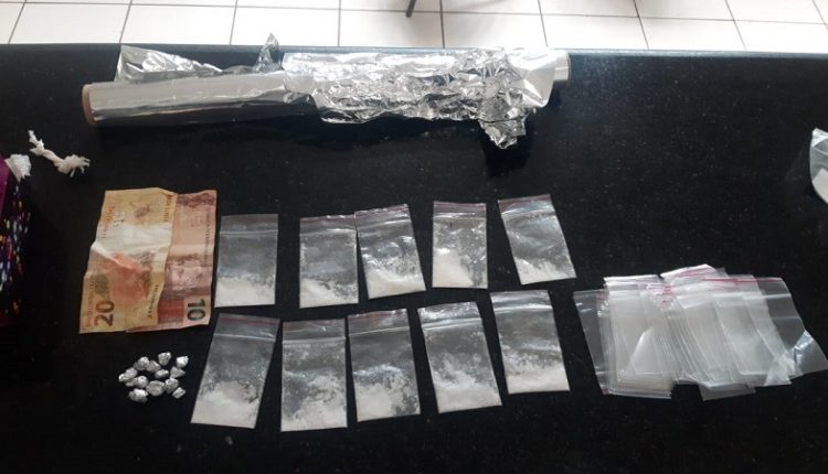 Polícia Militar prende mulher com drogas em Porto Franco