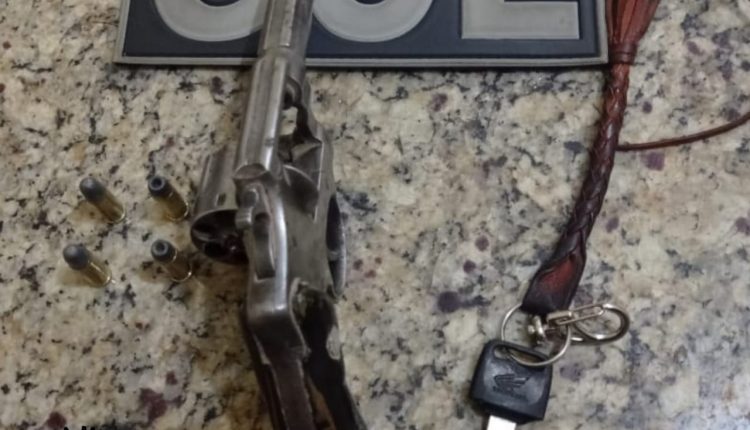 Polícia Militar realiza prisão de dupla por porte ilegal de arma de fogo em Caxias