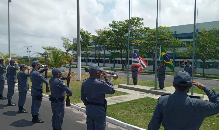 PMMA realiza cerimônia do Dia da Bandeira